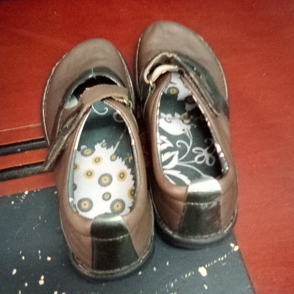 P.W. Minor Mary Jane Brown Size 9 - Picture 2 of 5